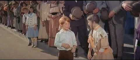Little Ronnie Howard, ladies and gentlemen.
